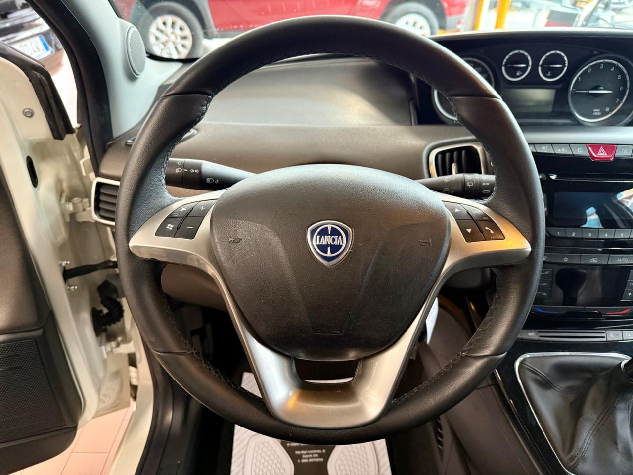 Lancia Ypsilon 0.9 TwinAir 85cv Autom