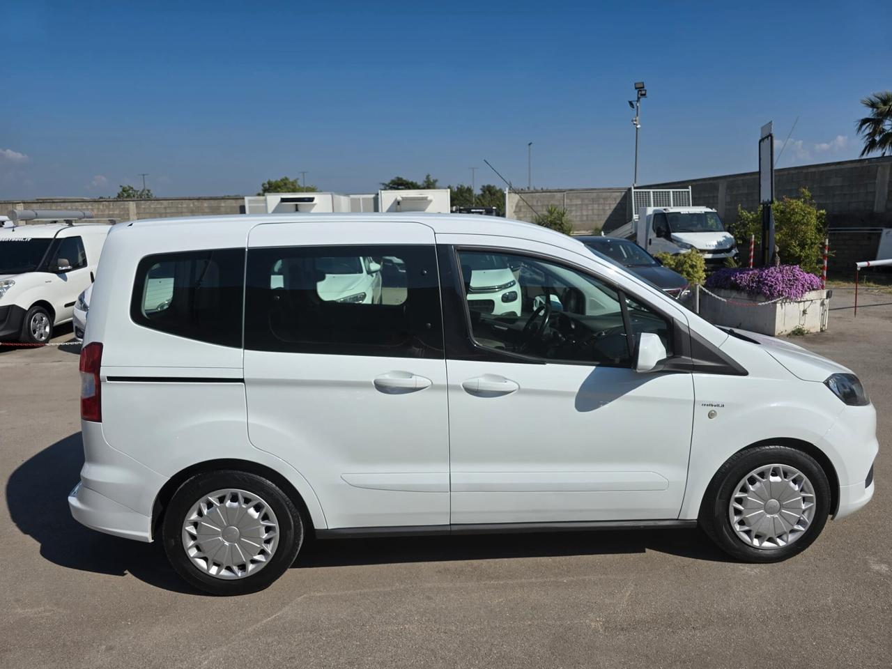 Ford Tourneo Courier 2021 1.5 TDCI 100 CV. RIF:4125