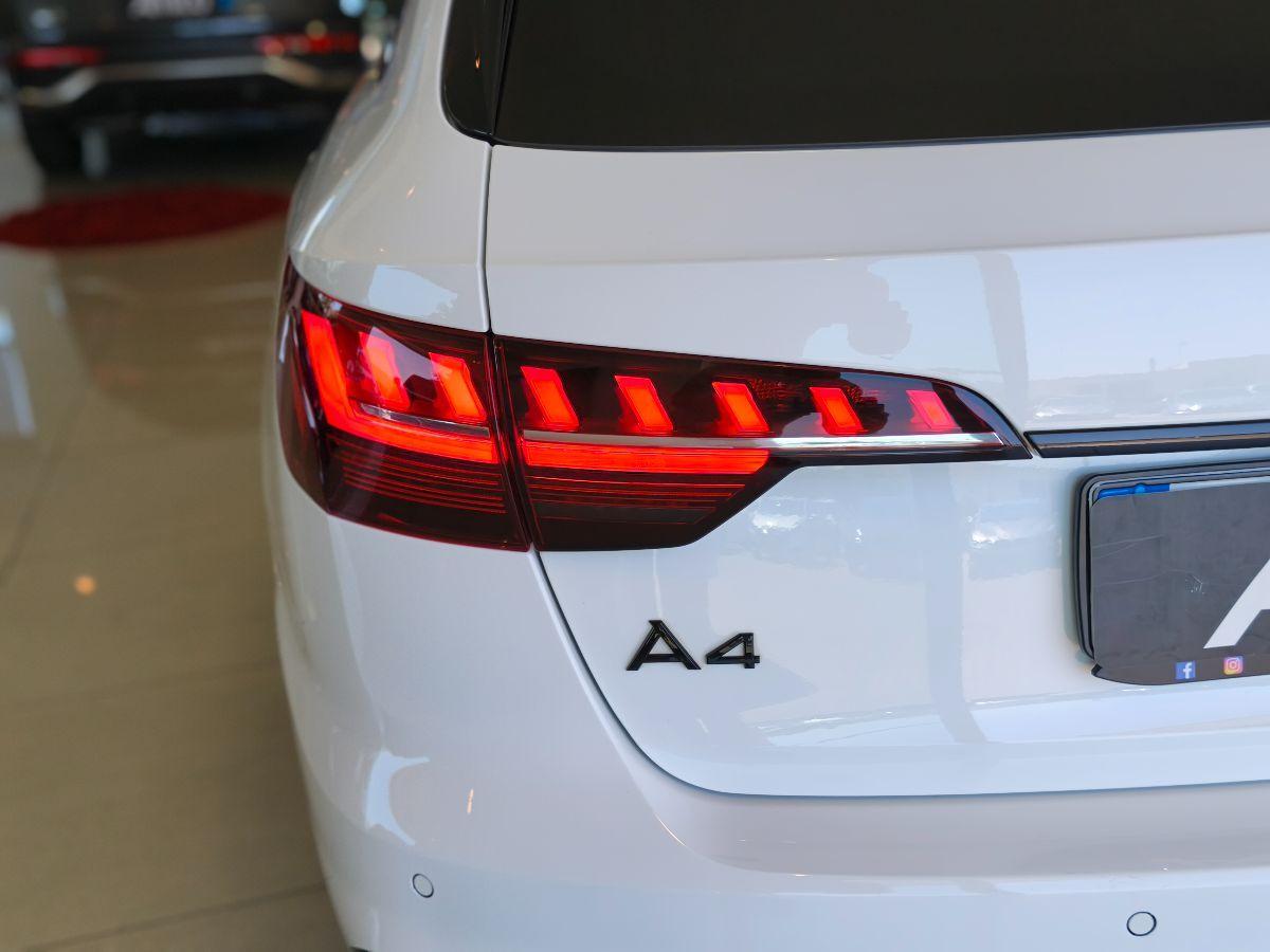 AUDI A4 Avant 2.0 TDI quattro S-LINE Tetto Iperfull