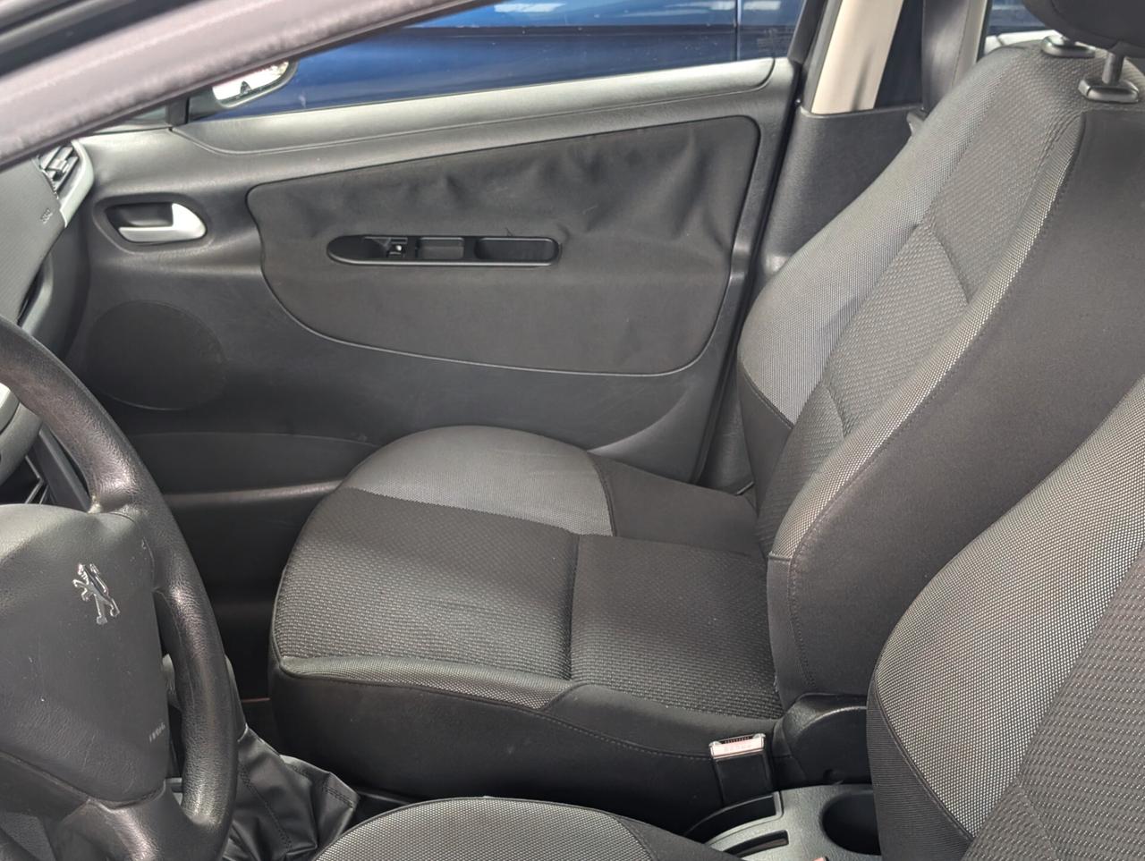 Peugeot 207 1.4 8V 75CV 5p. X Line ECO GPL