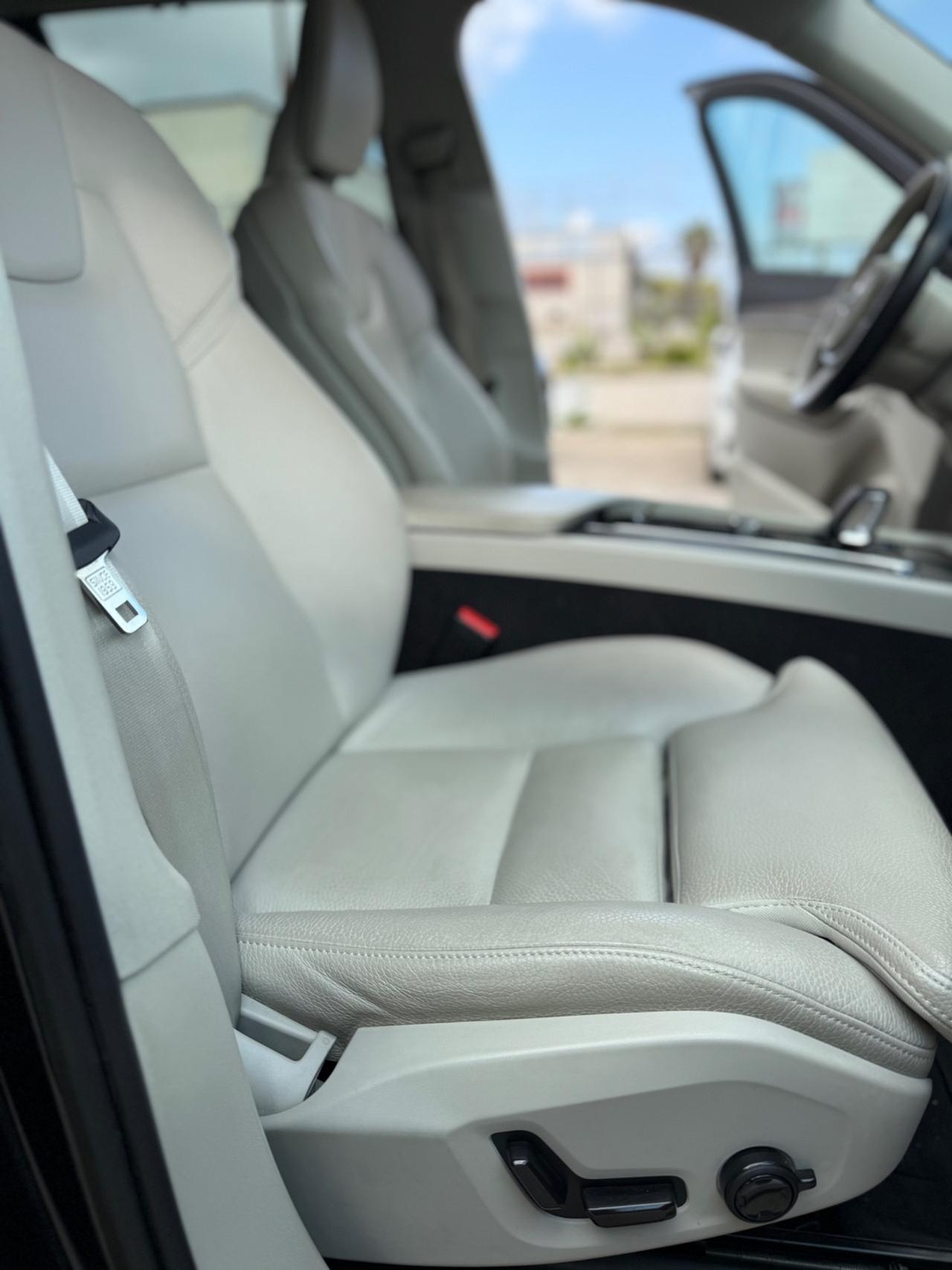 Volvo XC 90 XC90 B5 (d) AWD automatico Plus Bright