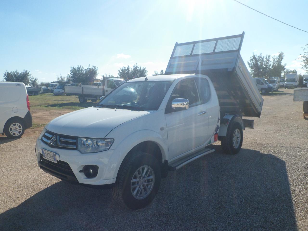 Mitsubishi L200 4x4 ribaltabile nuovo