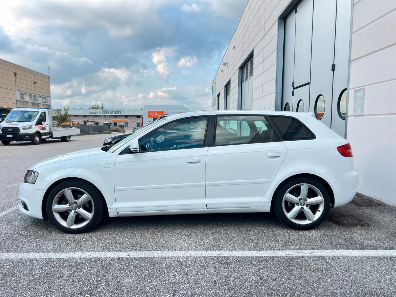 Audi A3 SPB 1.6 TDI 105 CV S-LINE Doppio