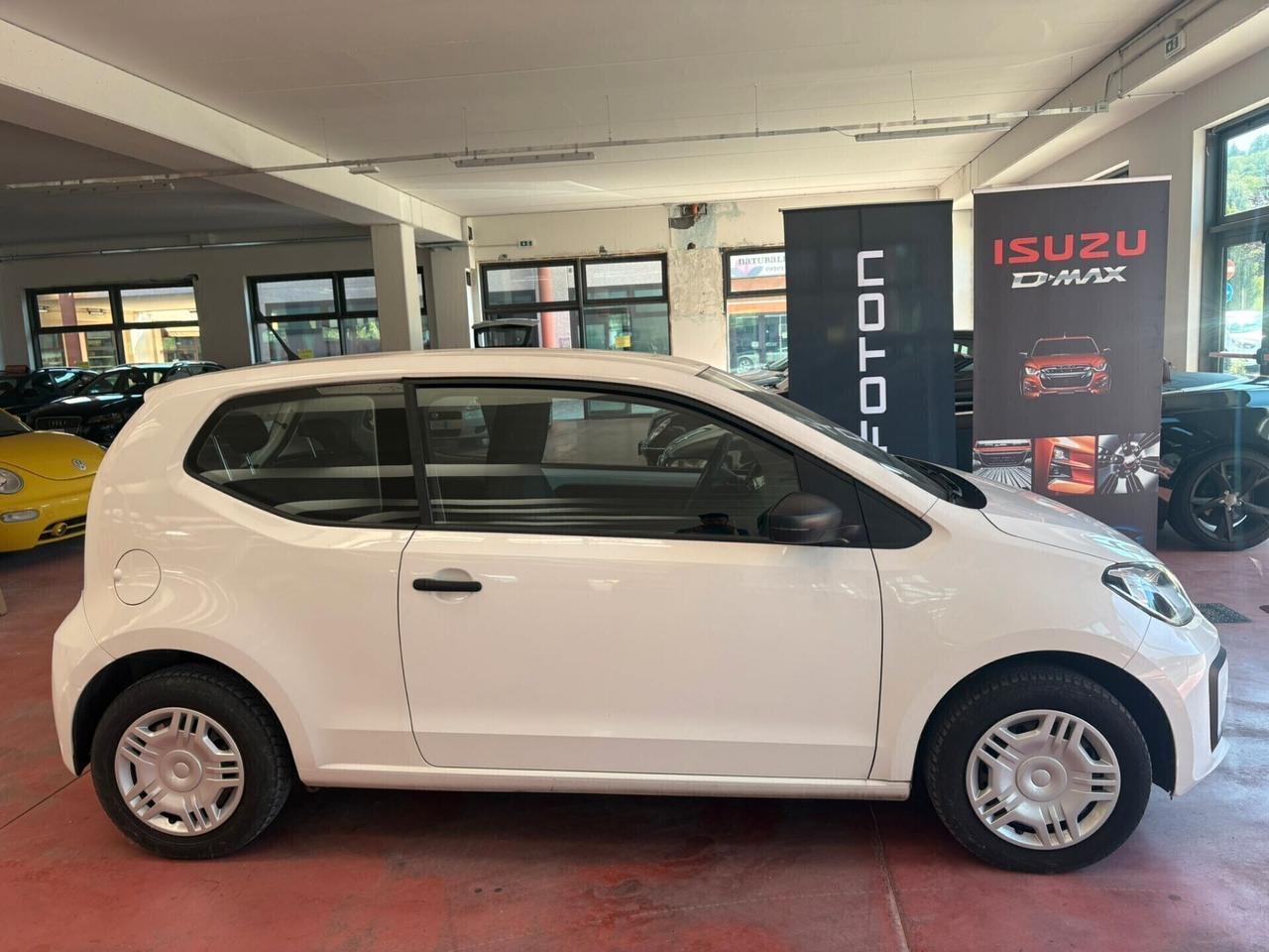 VOLKSWAGEN UP benzina 1000 CV 60 Km 155.974 X NEOPATENTATI Garanzia 12 mesi