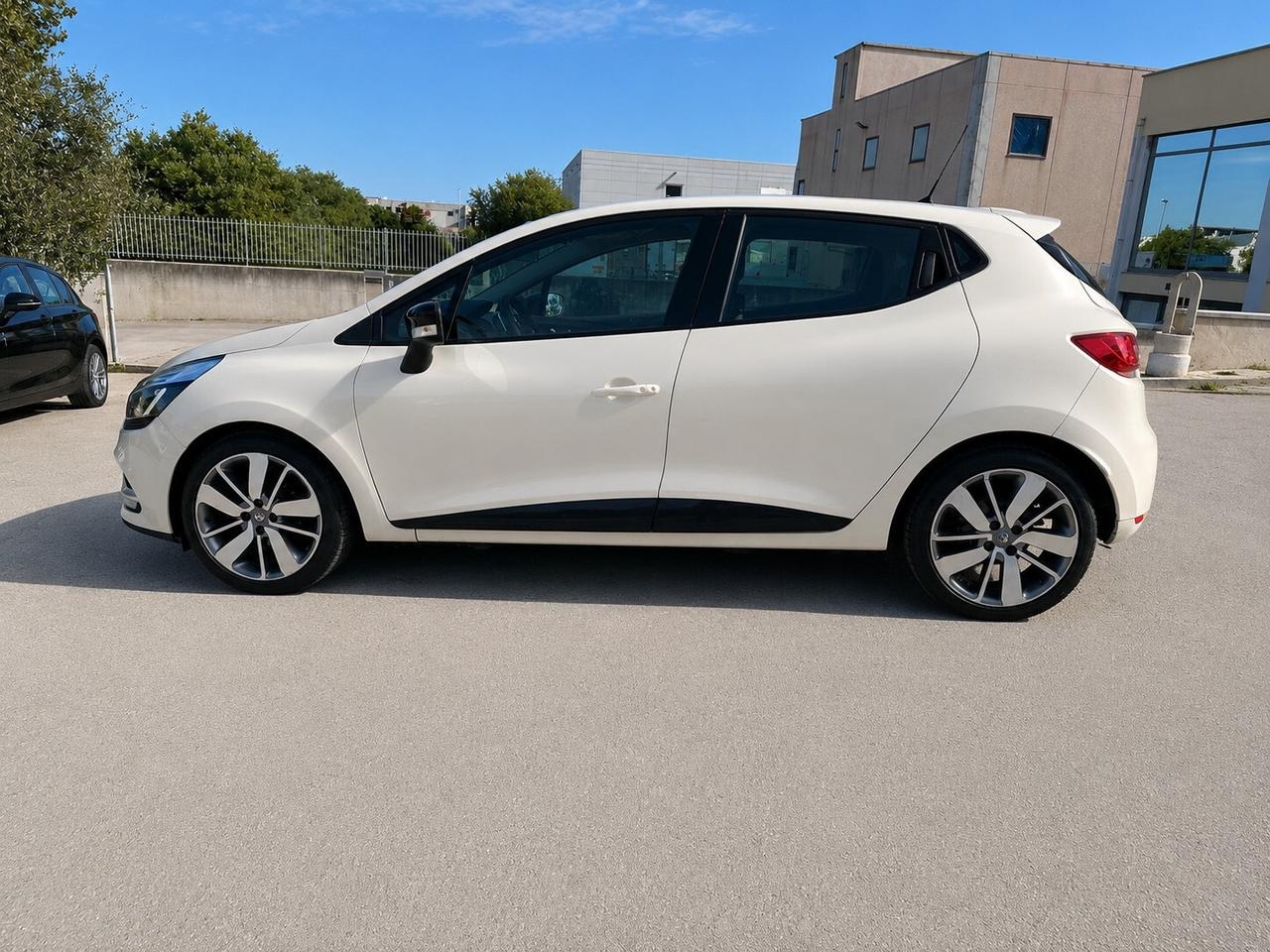 Renault Clio dCi 8V 75 CV Start&Stop 5 porte Energy Intens