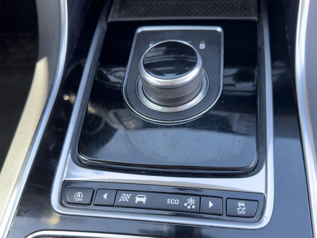 MOTORE ROTTO - Jaguar XE 2.0 D 180 CV Portfolio