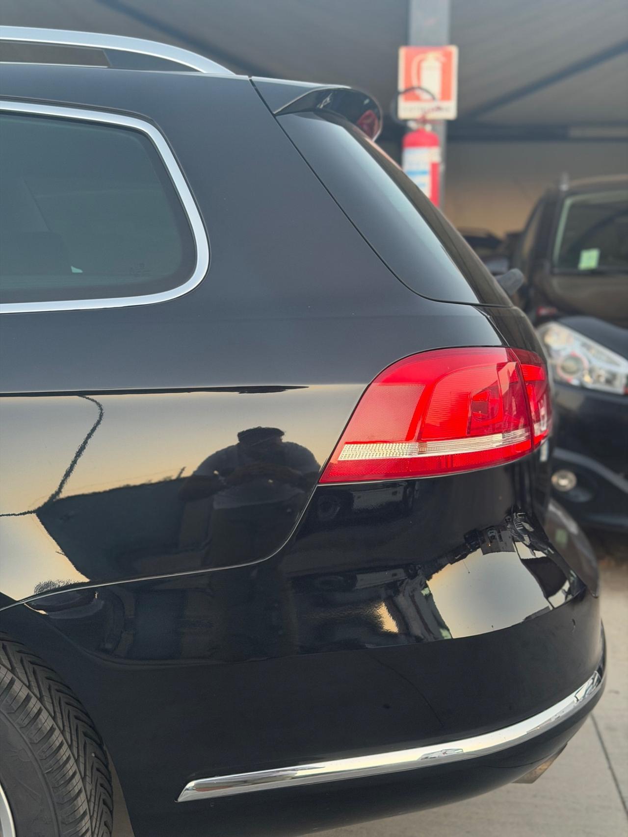 Volkswagen PASSAT 1.6 DIESEL 2011 - CARPLAY