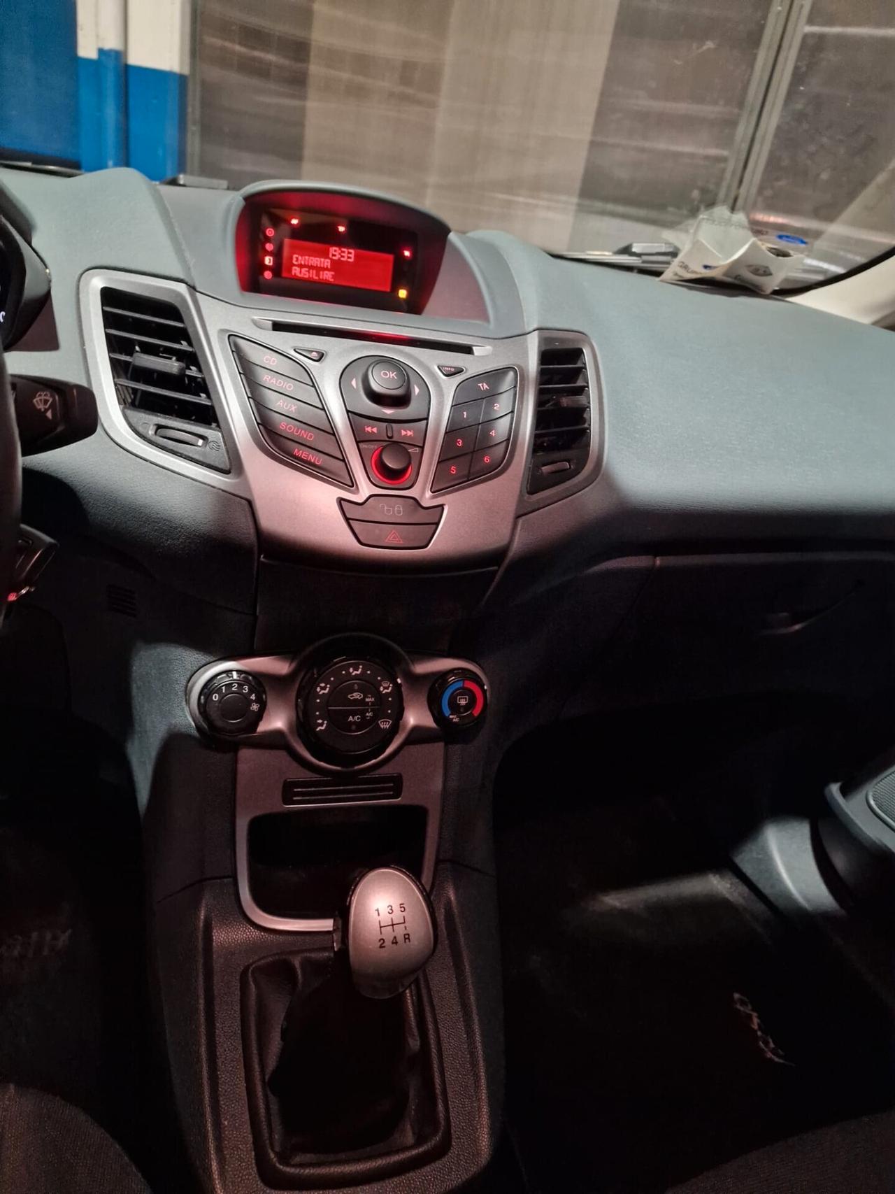 Ford Fiesta 1.4 5 porte Bz.- GPL Titanium