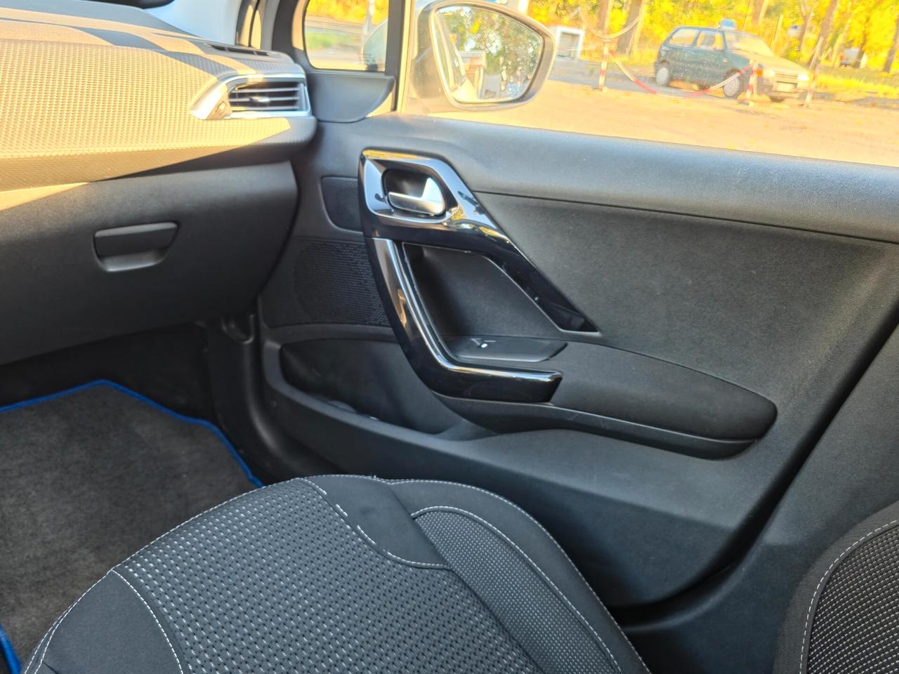 Peugeot 208 BlueHDi 75 5 porte Allure E6B Manuale NEO 2016