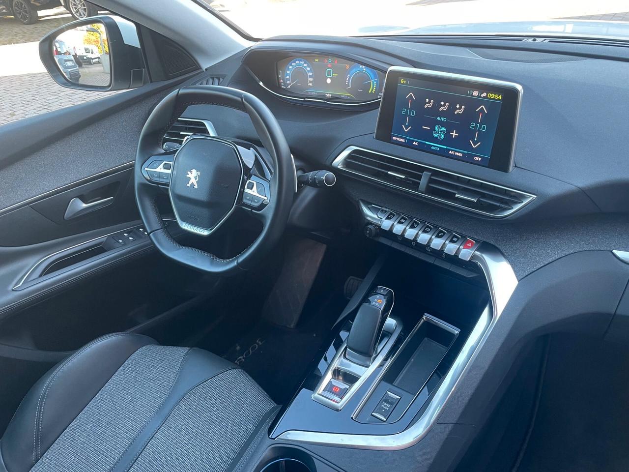 Peugeot 3008 Hybrid 225 e-EAT8 Allure