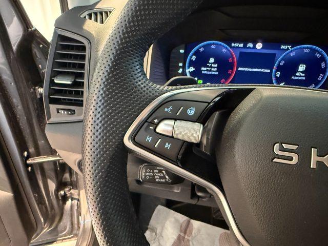SKODA Karoq 2.0 TDI DSG Selection LED ACC Camera Travel