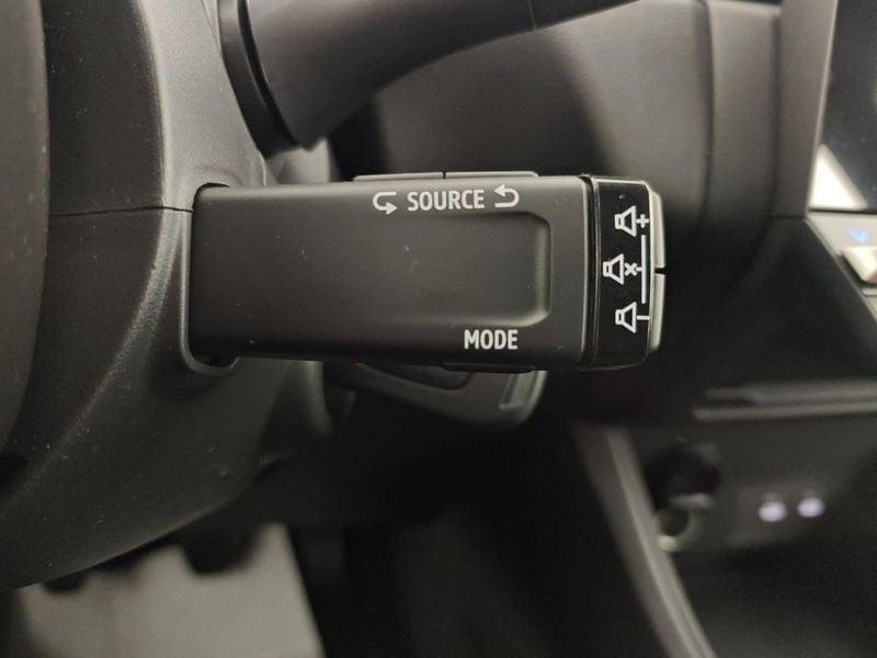 Renault Captur ECO-G 100 CV Evolution + Vernice metallizzata speciale Be Style Montecarlo (Bianco Nacré + Nero Etoi