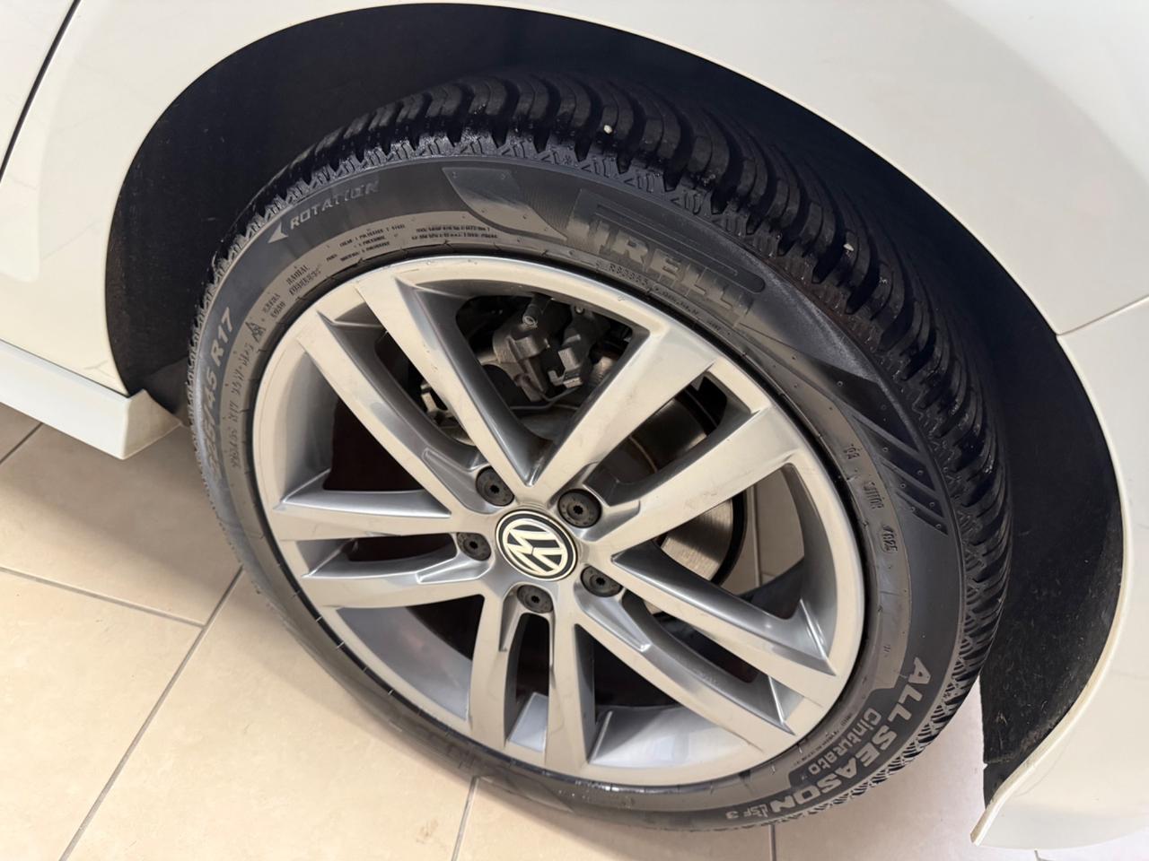 Volkswagen Golf 1.6 TDI 110 CV DSG 5p. Sport Edition R line