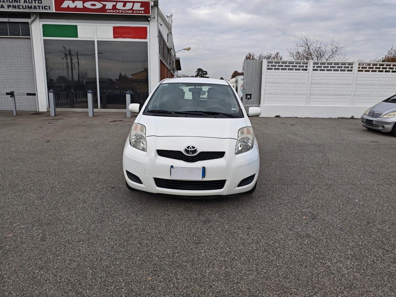 Toyota Yaris 1.0 5 porte