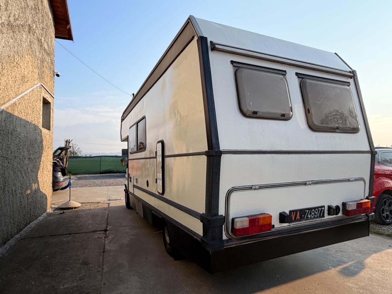 Fiat DUCATO LAIKA 2.0 BENZINA CAMPER MANSARDATO Vendo 280 NT25 allestimento Laika,
