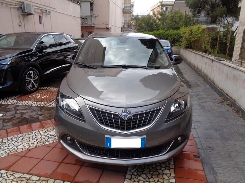 Lancia Ypsilon 1.0 Hybrid Ecochic Gold