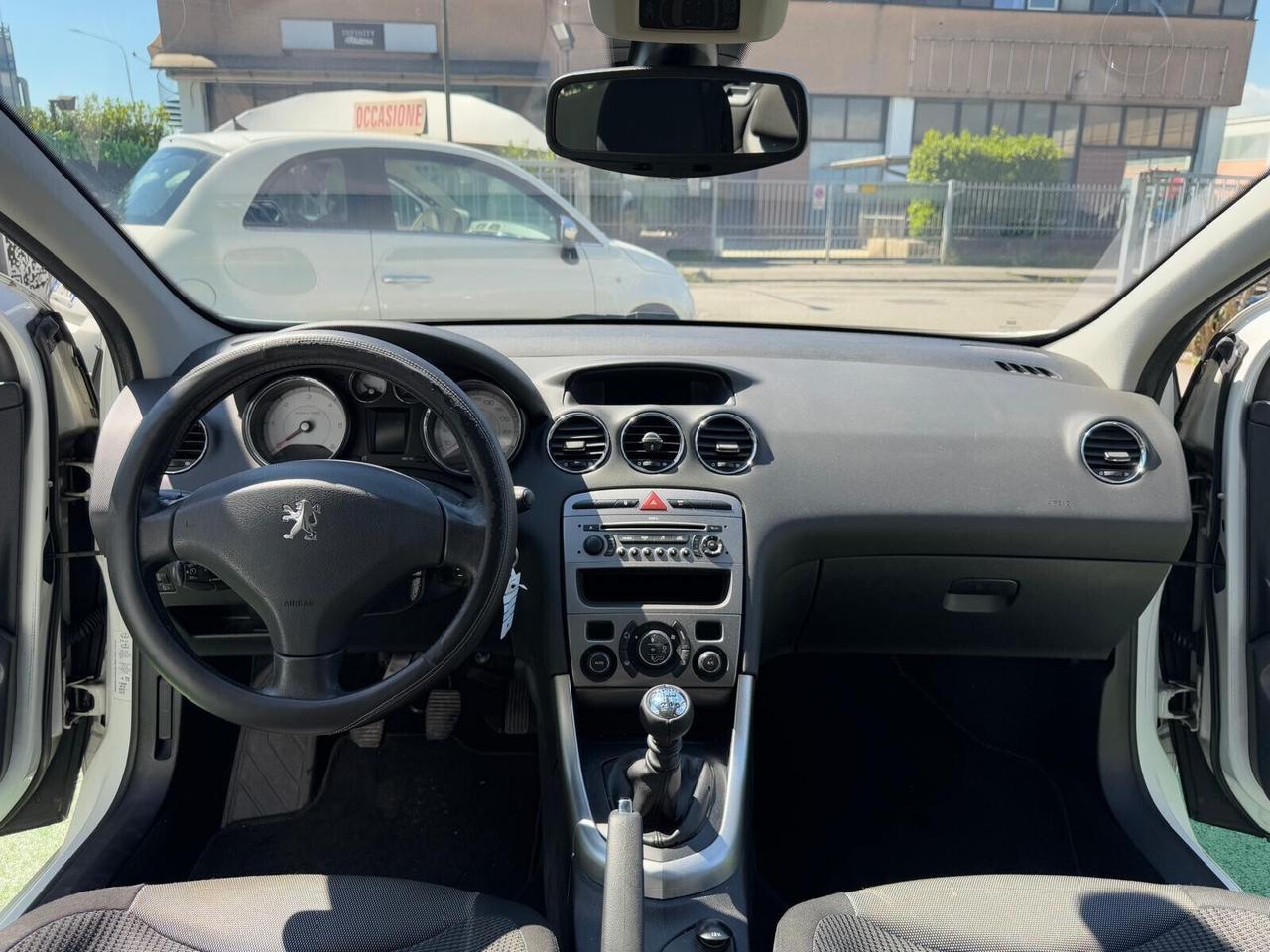 Peugeot 308 1.6 HDi 110CV 5p. Féline (6 Marce)