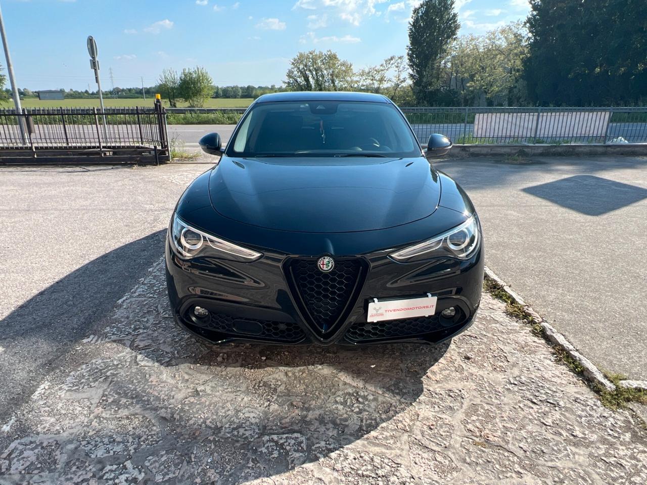 Alfa Romeo Stelvio 2.2 Turbodiesel 190 CV AT8 Q4 Total Black