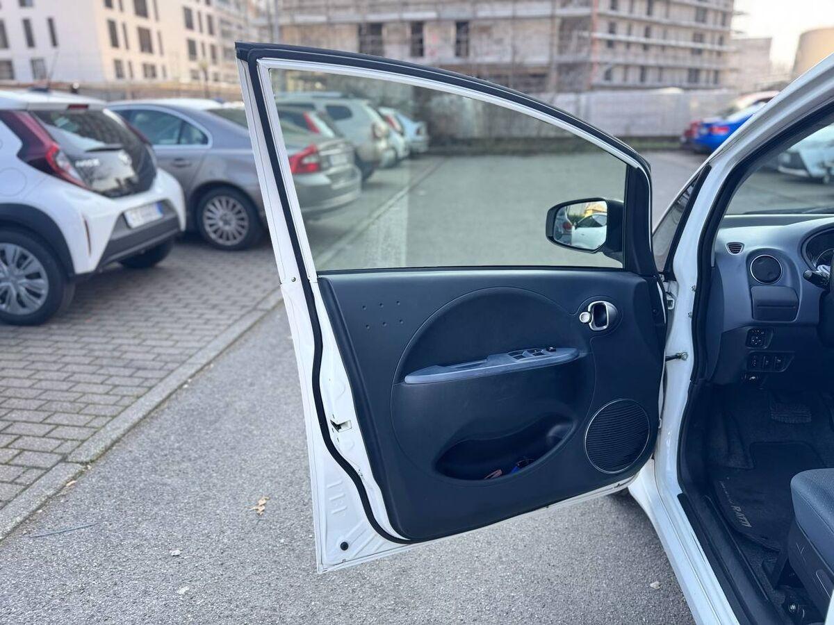 Peugeot iOn Active 49kW my13