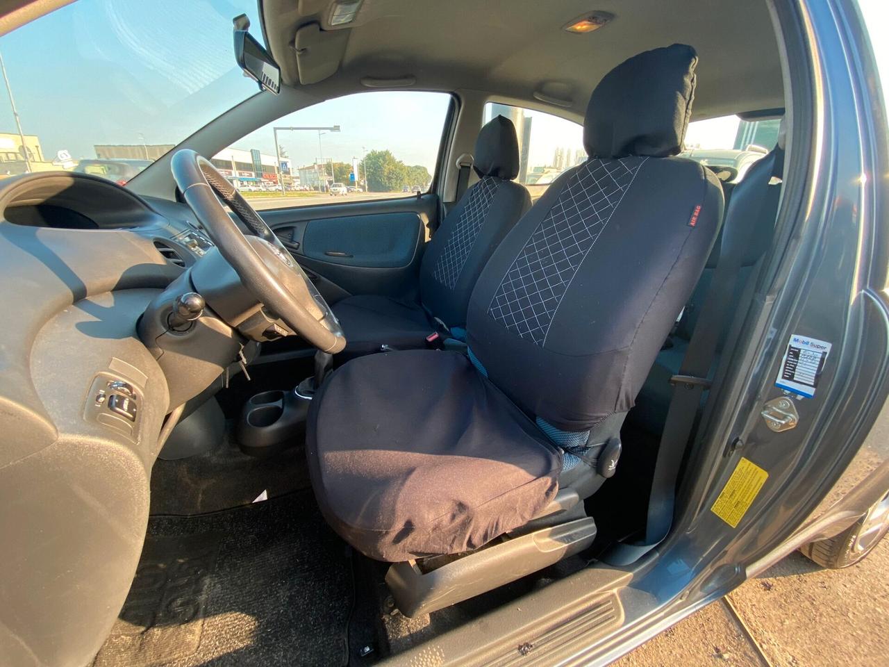 Toyota Yaris 1.0 3 porte Sol