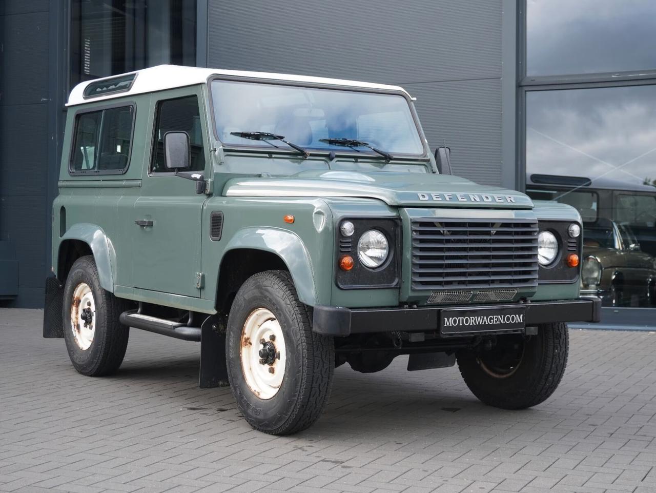 Land Rover Defender 90 TD4 Station Wagon E