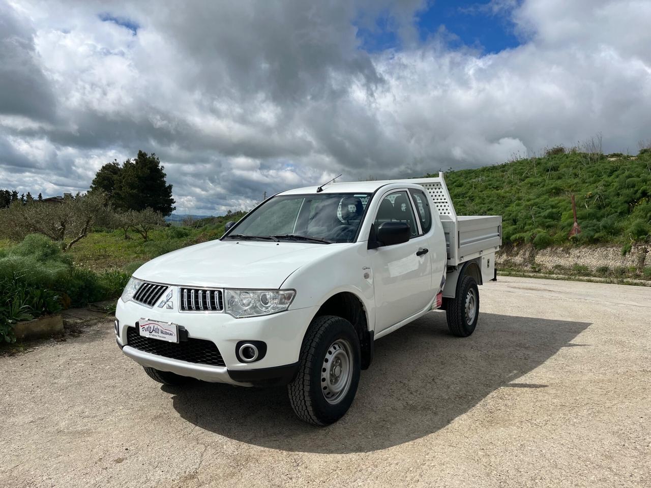 Mitsubishi L200 2.5 4x4 Cassone fisso
