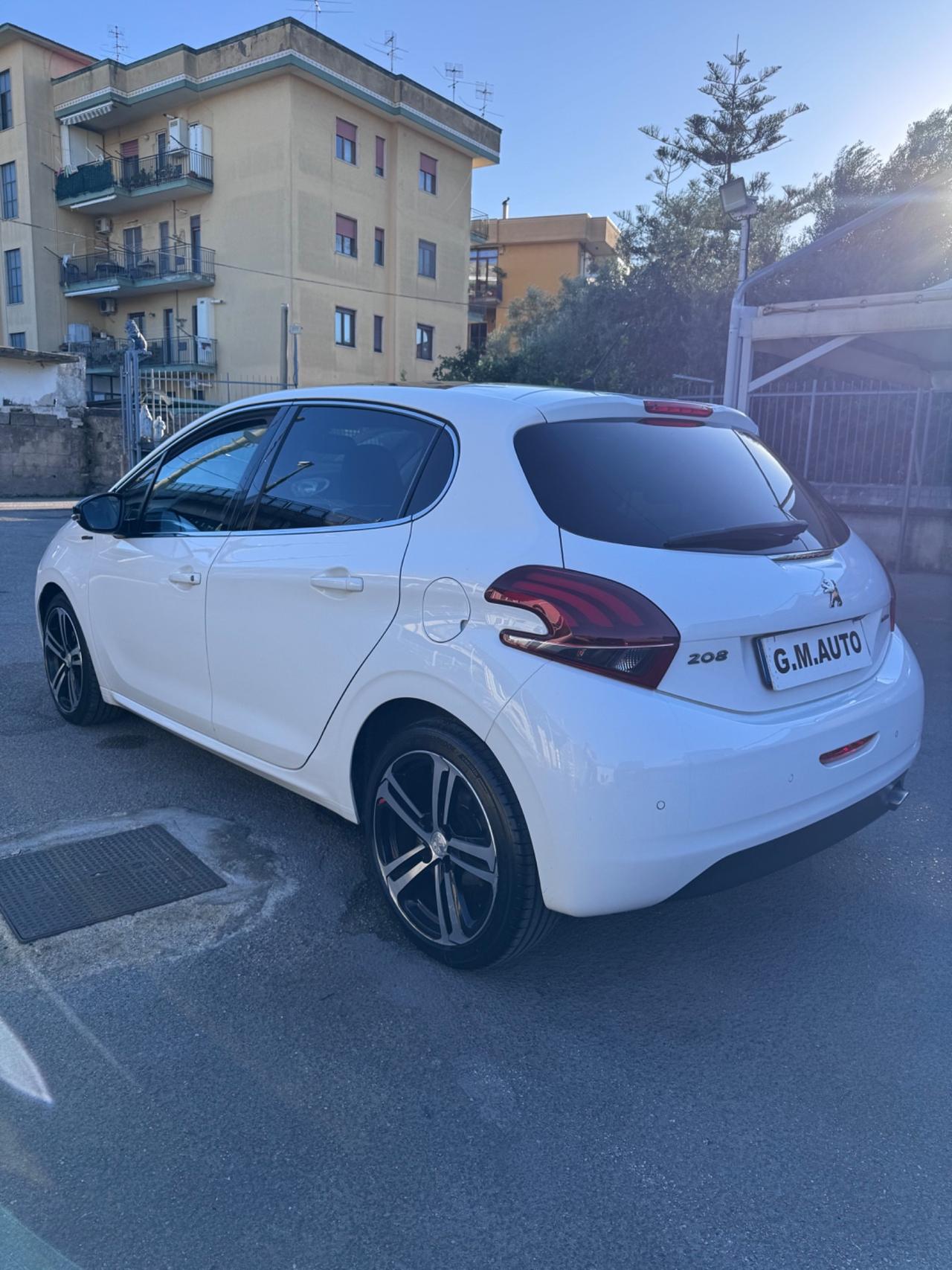 Peugeot 208 BlueHDi 100 GT Line FULL