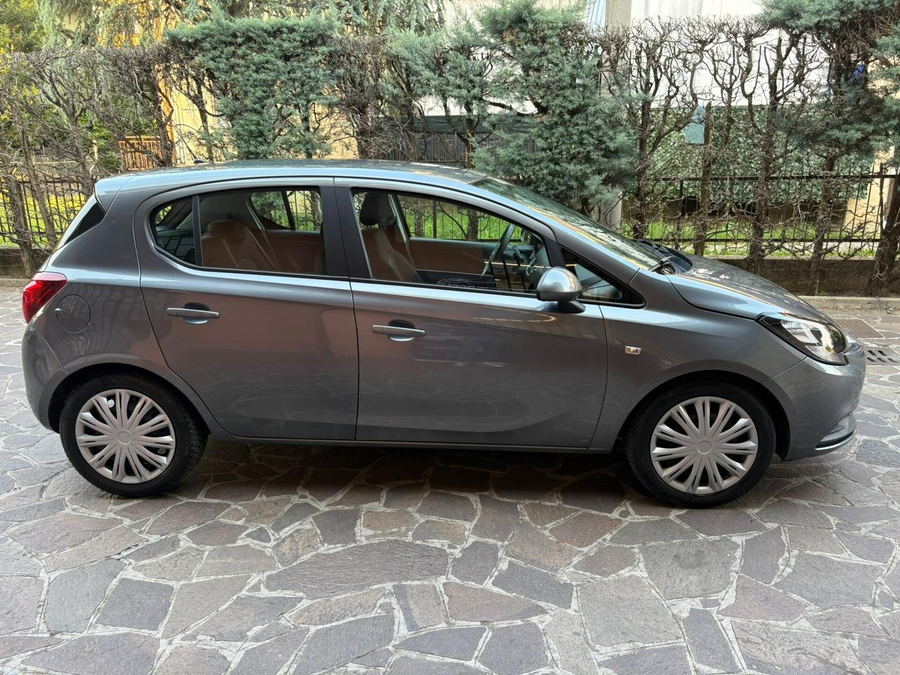 Opel Corsa 1.2 5 porte