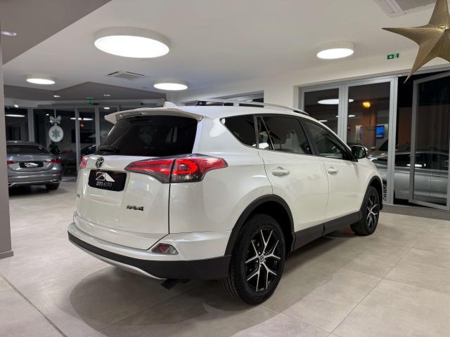 Toyota RAV 4 2.0 d-4d Lounge 2wd mt