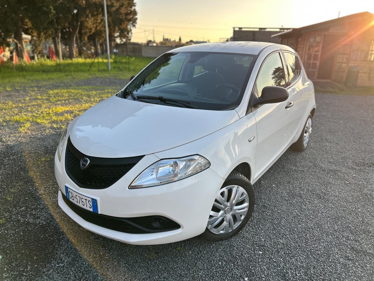 Lancia Ypsilon 1.0 Hybrid*NEOPATENTATI*UNIPRO*