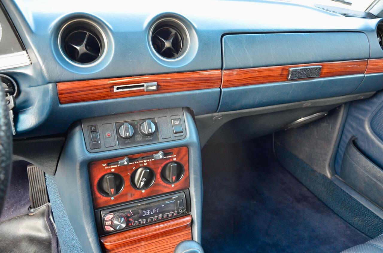 MERCEDES 240D RESTAURATA, 2 proprietari, da Collezione!