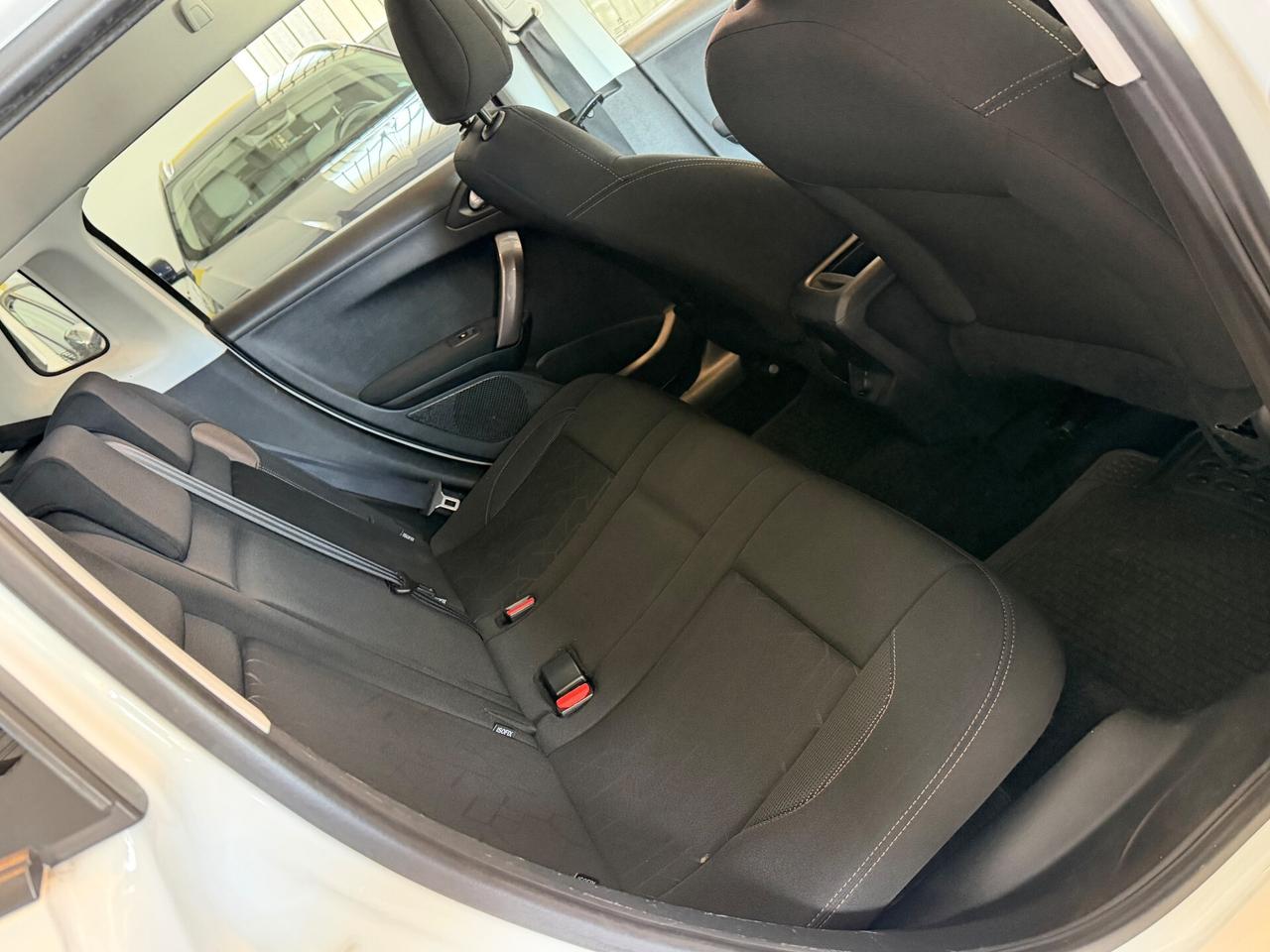 Peugeot 2008 1.6 BlueHDi 100CV Neopatentati