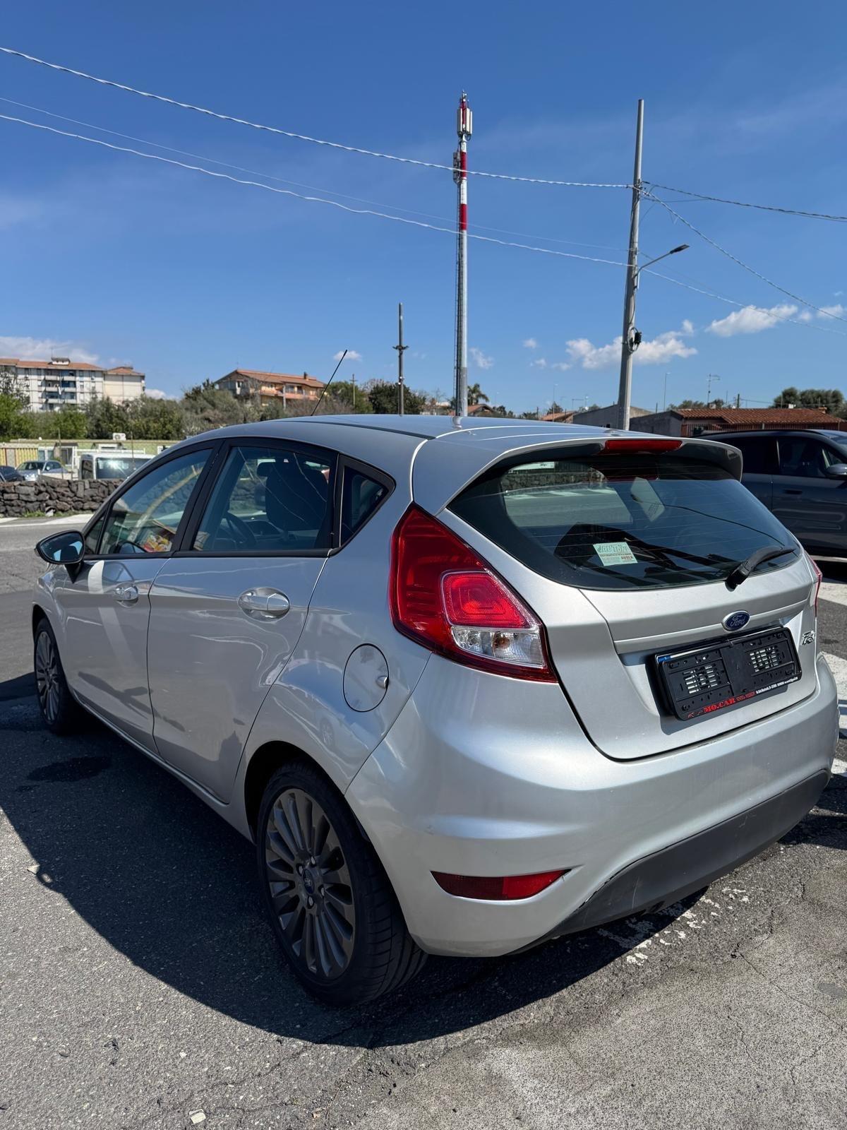 Ford Fiesta 1.0 80CV 5 porte Black & White Edition