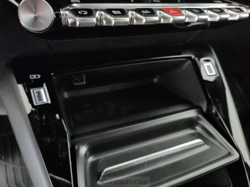 Peugeot 2008 2008 1.2 hybrid Allure 145cv e-dcs6