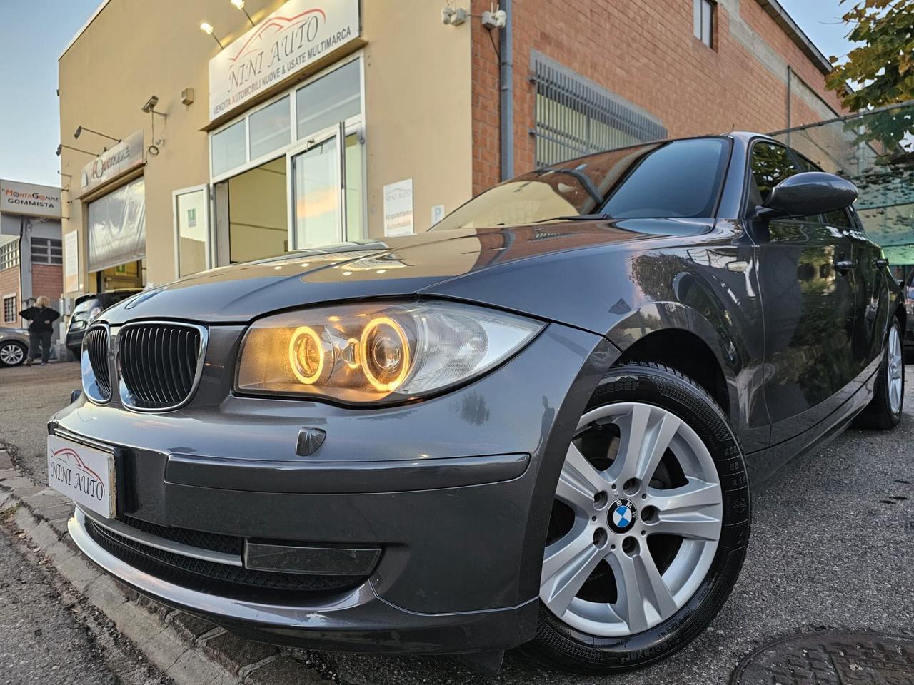 Bmw 118d 143cv Futura DPF*Navi*Bi-Xeno*Pdc*5 Porte