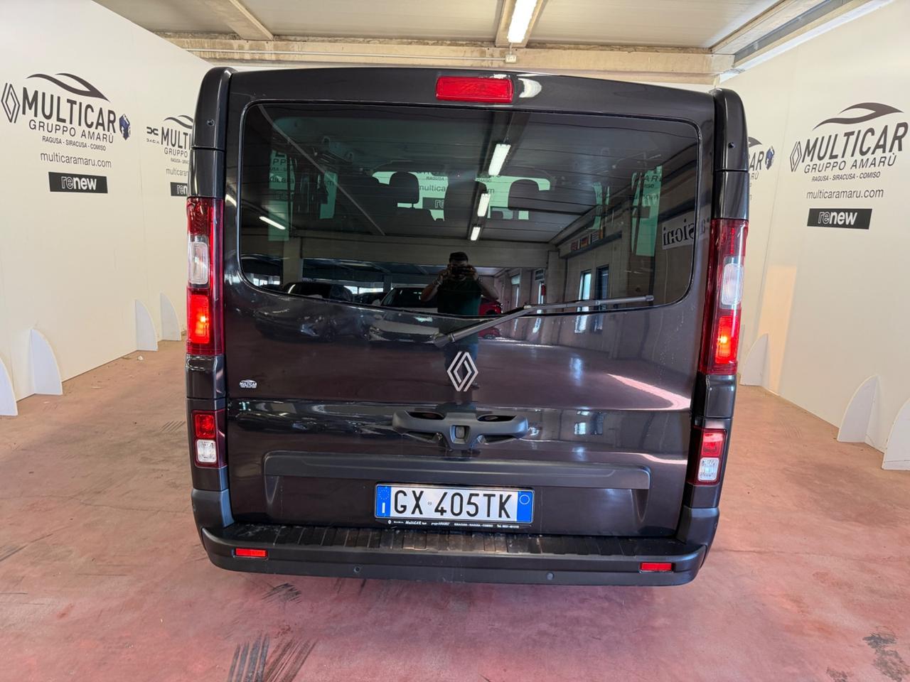 Renault Trafic passenger 9 Posti L2
