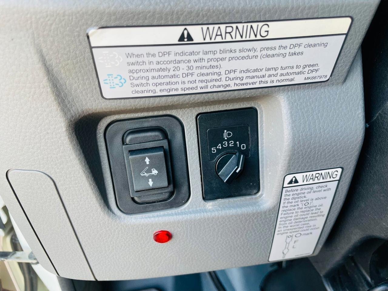 Mitsubishi Canter FUSO 35 CON RIBALTABILE TRILATERALE NUOVO PATENTE B EURO 6