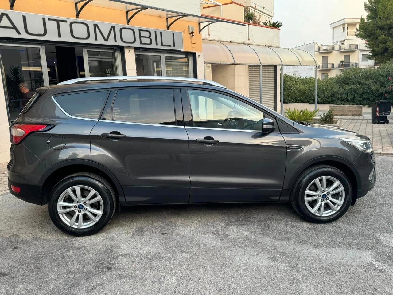 FORD KUGA 1.5 TDCI 120 CV. 2WD TITANIUM NAVI CERCHI PERFETTA