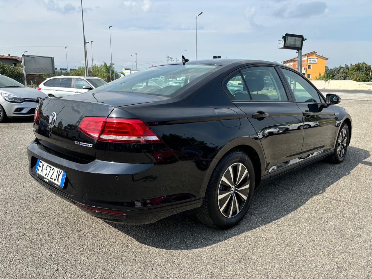 Volkswagen Passat 2.0 TDI Highline BlueMotion Technology - 2017