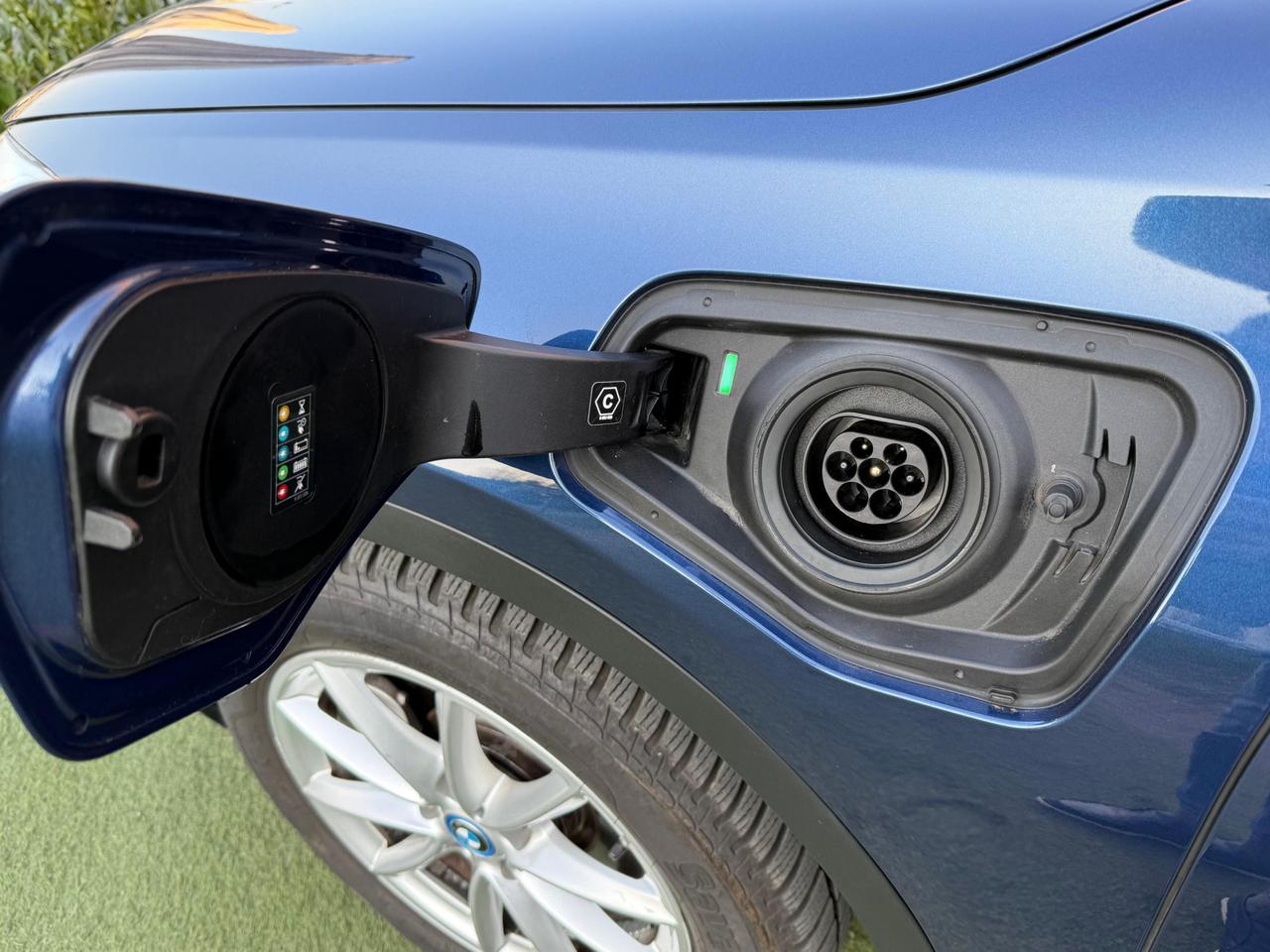 BMW X2 xdrive25e Advantage Auto 30000KM UNIPROP.