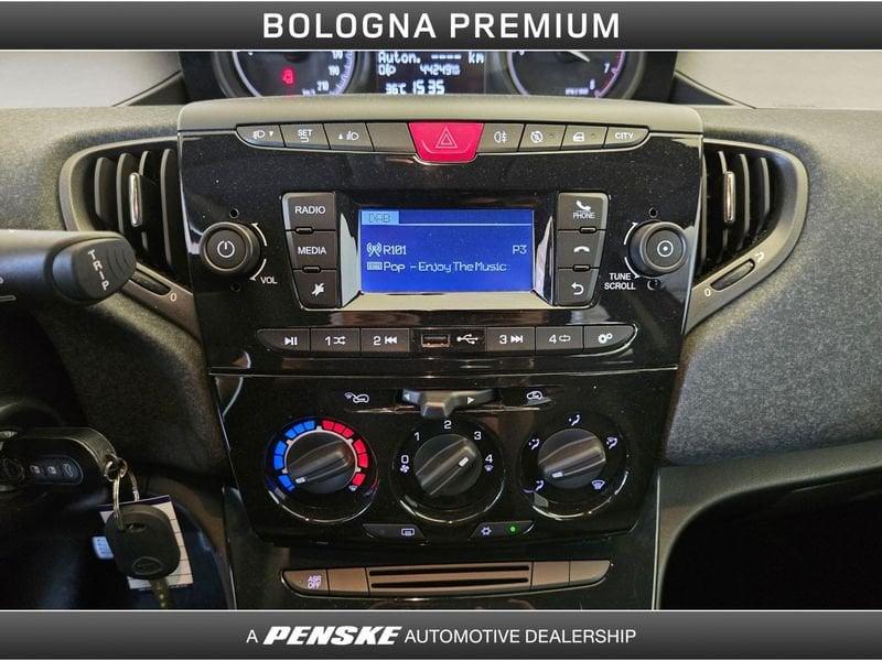 Lancia Ypsilon Ypsilon 1.0 FireFly 5 porte S&S Hybrid Silver