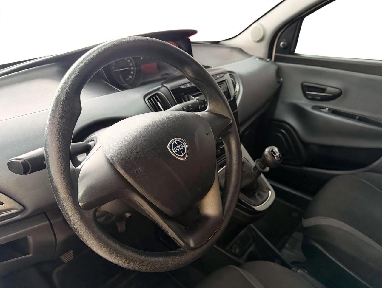 Lancia Ypsilon 1.2 69 CV 5 porte Silver