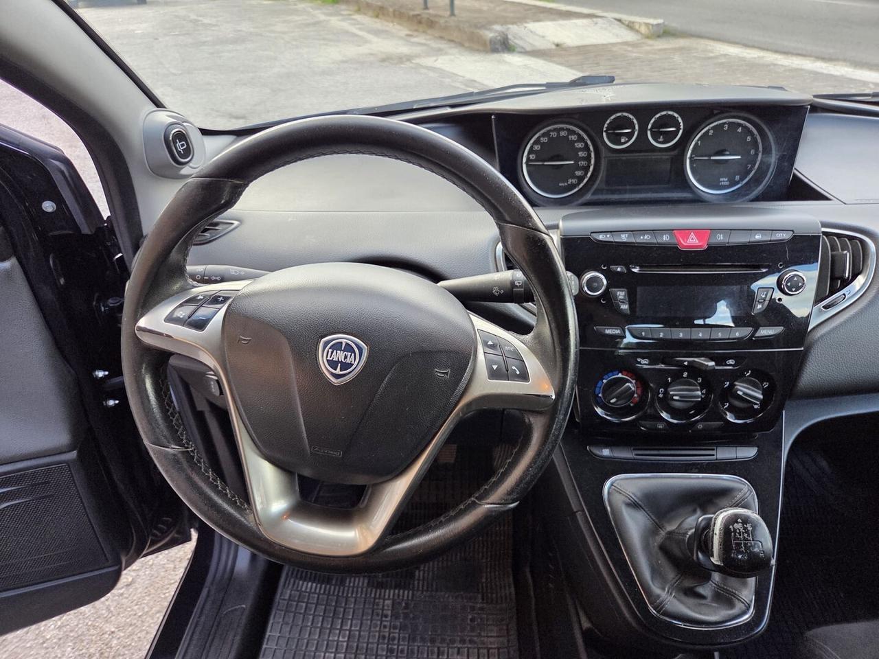 LANCIA YPSILON 1.2BENZINA/GPL 69CV OK NEOPATE-2013