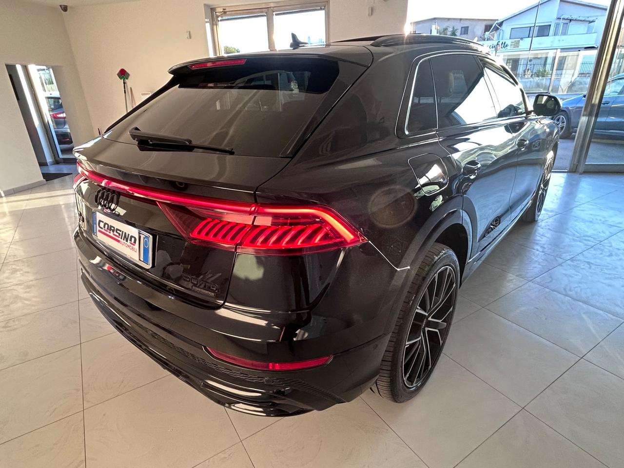 Audi Q8 50 TDI 286 CV quattro Sport black Edition