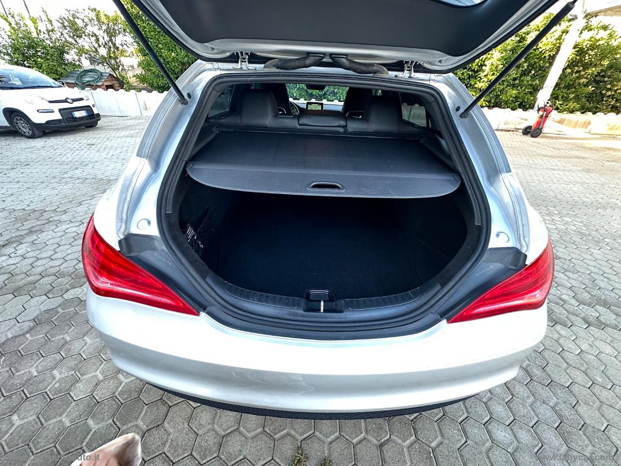 MERCEDES-BENZ CLA 200 d Premium