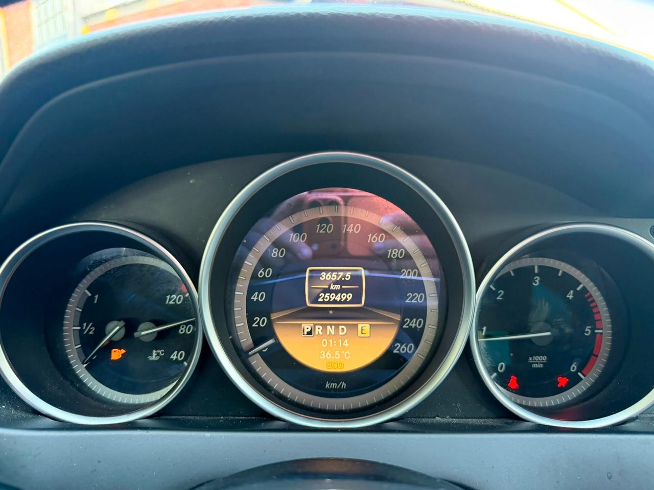 Mercedes-benz C 220 CDI BlueEFFICIENCY Avantgarde