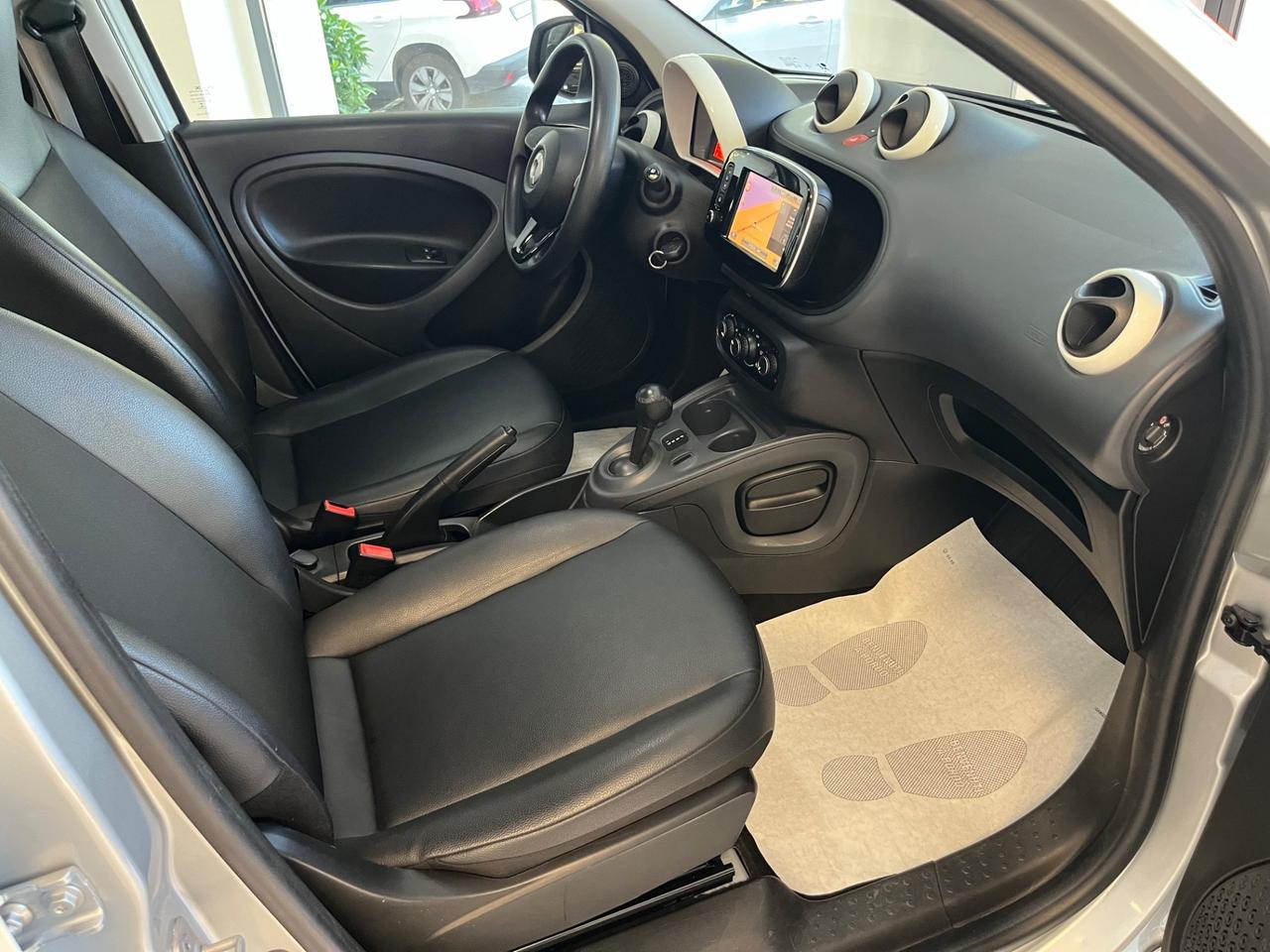 Smart ForFour 70 1.0 Prime pelle/navigatore/led!!