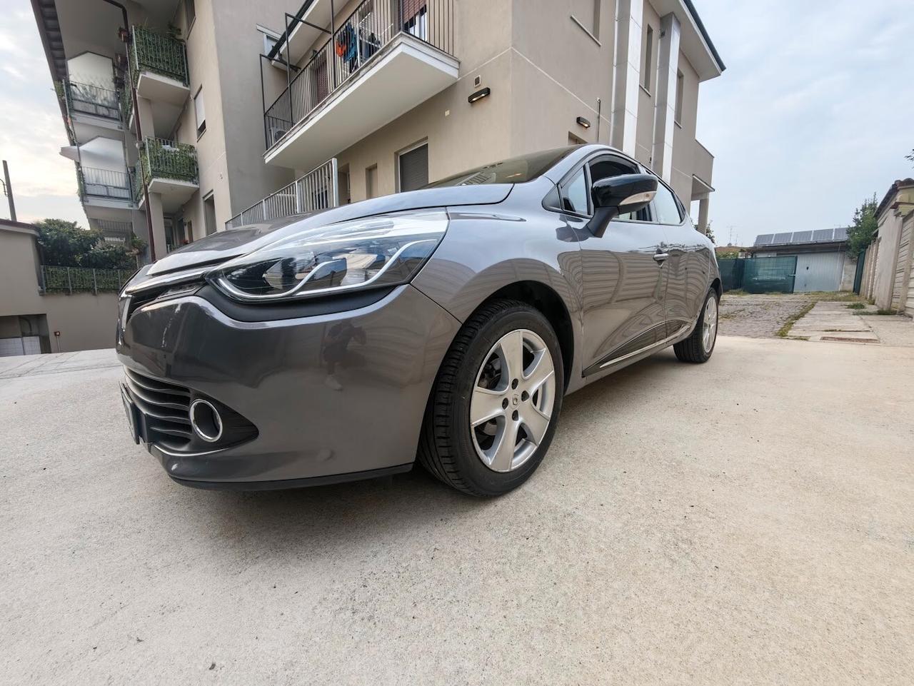 Renault Clio 1.2 75CV 5 porte ESENZIONE BOLLO!
