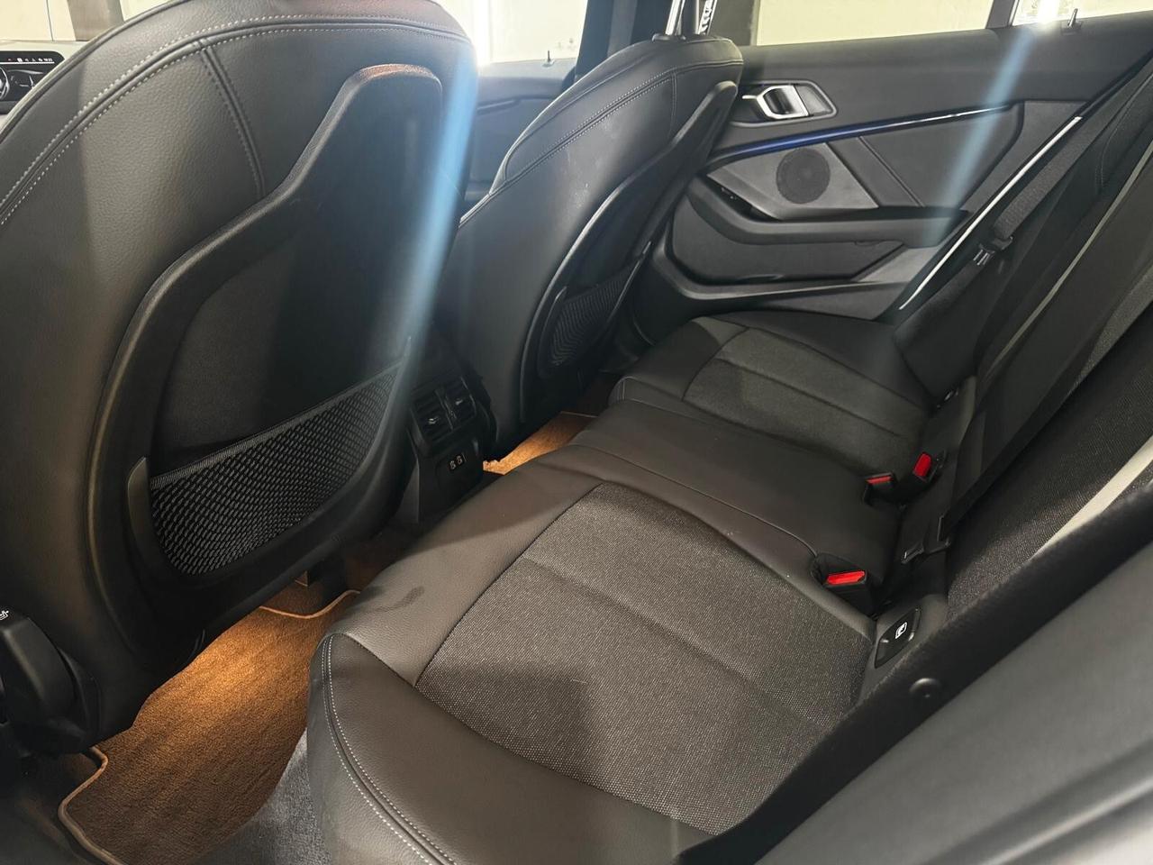 Bmw 118 118d 5p. Msport Exterior