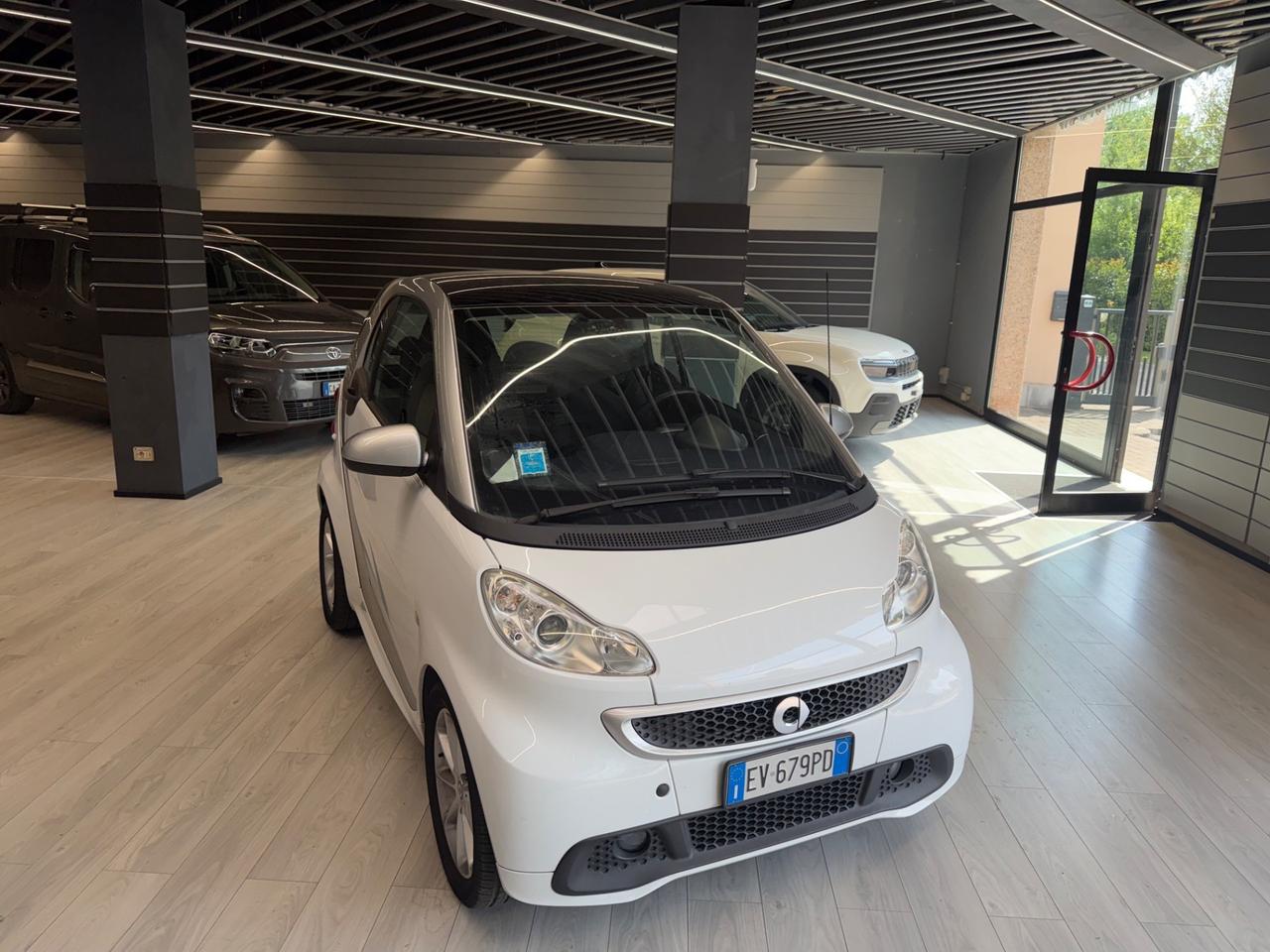 Smart ForTwo 1000 52 kW MHD coupé passion